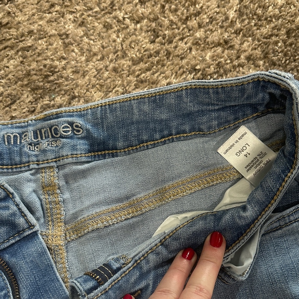Maurices Light Blue Ankle Jeans - Picture 2 of 3